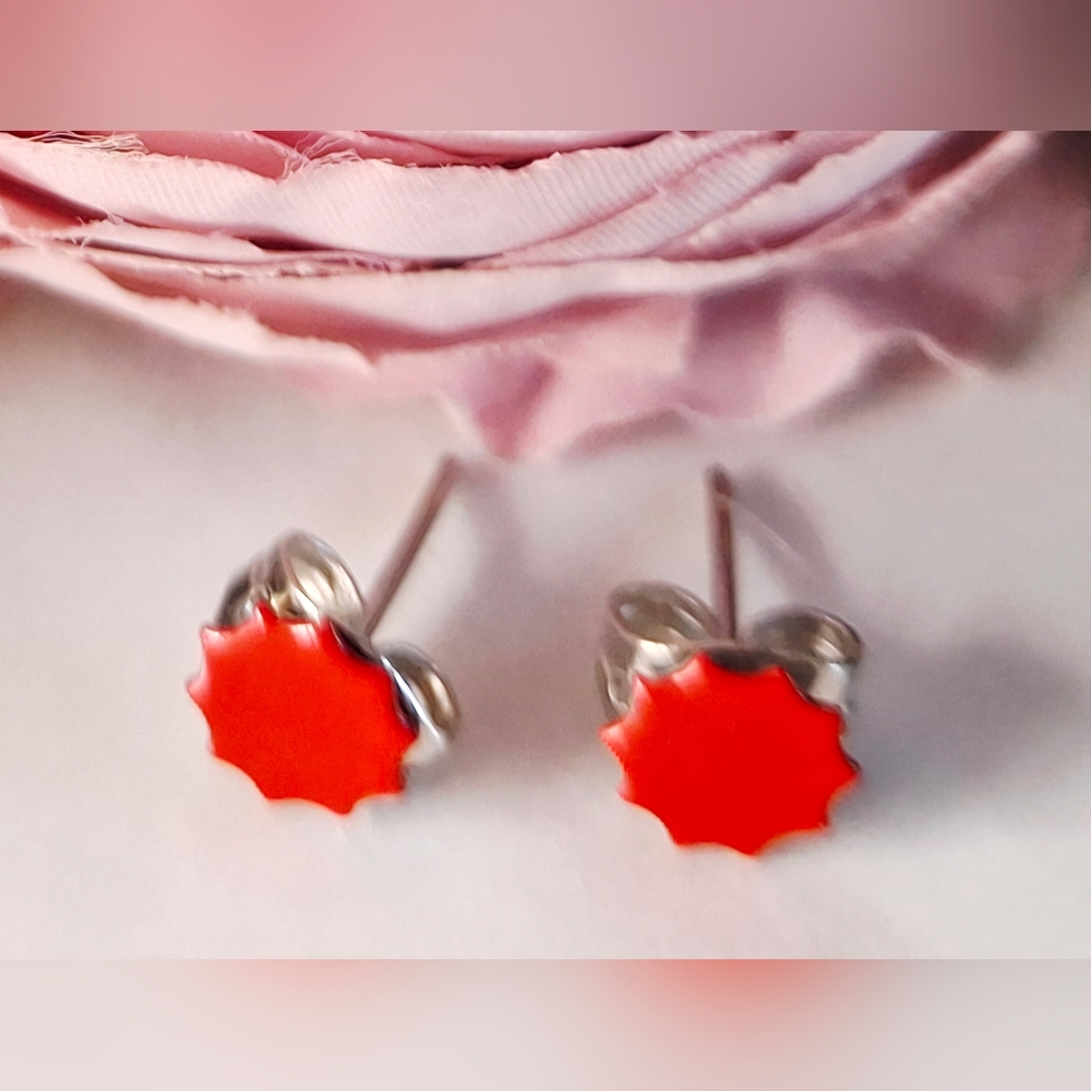 Vintage 80s ❤️Red Stud Earrings